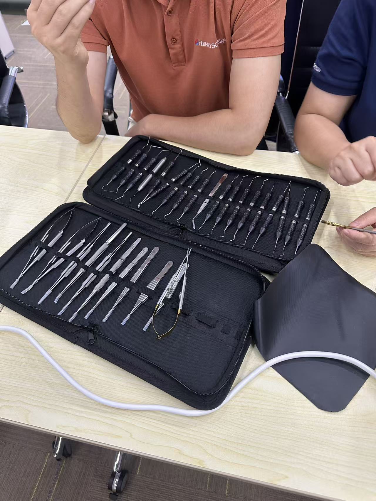 HDY 为全球分销合作伙伴提供专业的牙科器械培训1