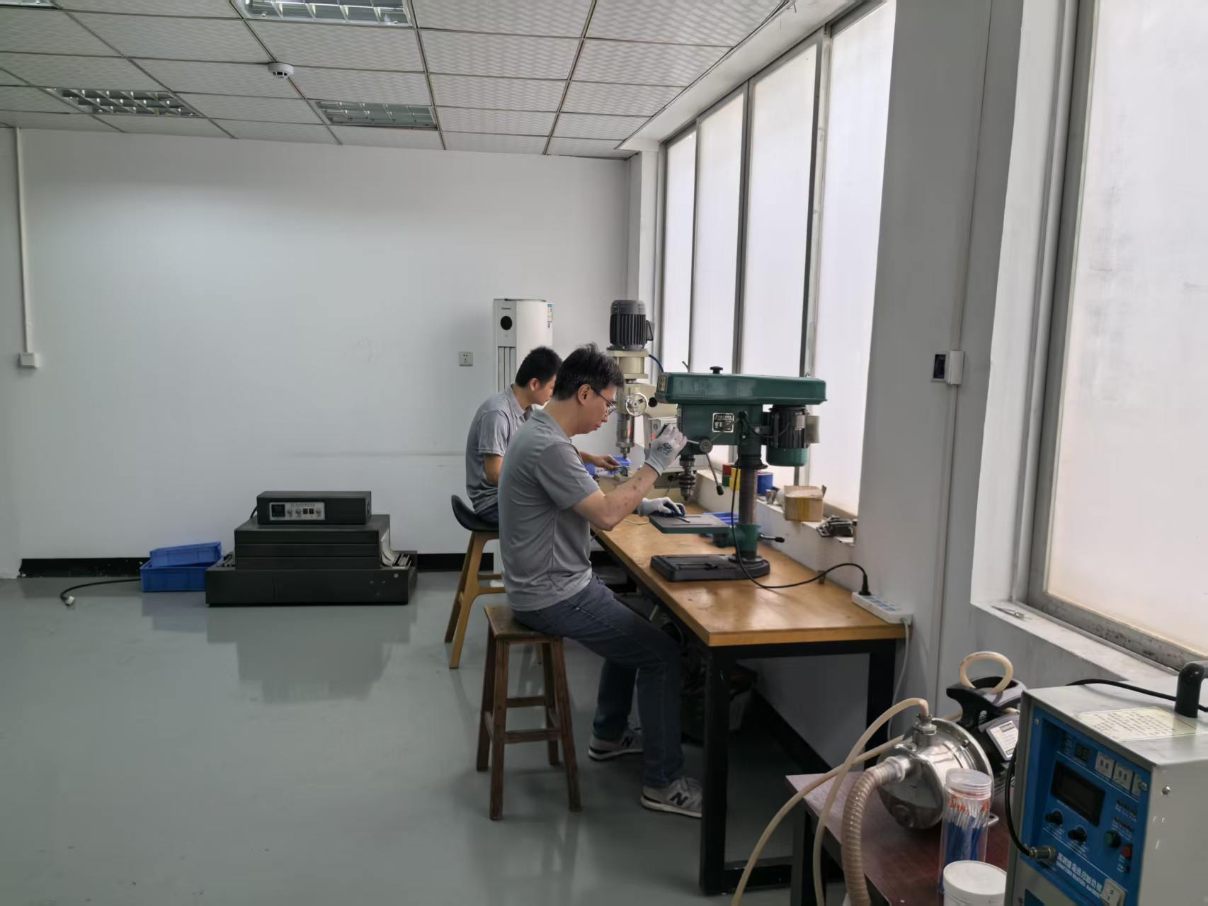 HDY dental instrument factory manufacturing facility